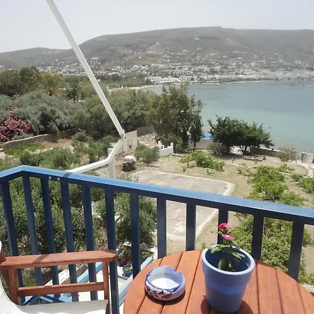 Captain Menegos * Parikia (Paros)